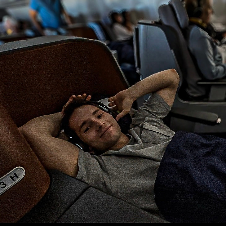ЗА ПРЪВ ПЪТ В ПЪРВА КЛАСА ✈️